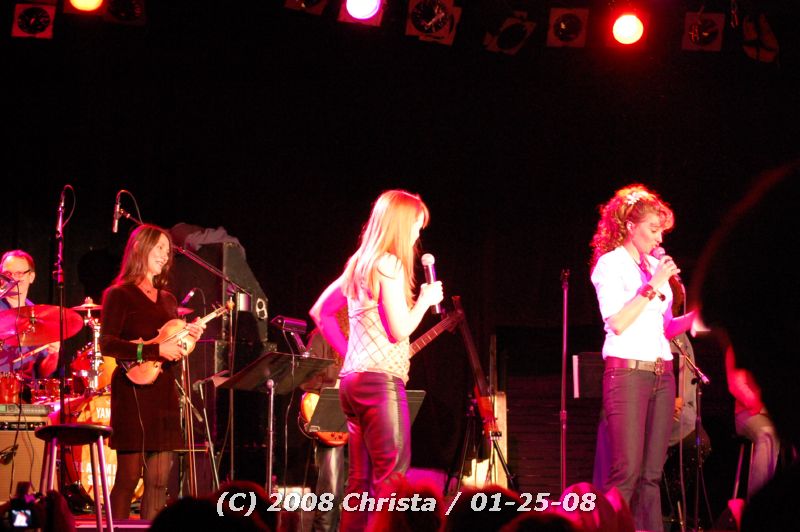 gal/Concert-25-01-08/Photos_By_Christa2/cmm-lucyconcert01-033.jpg
