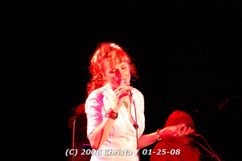 gal/Concert-25-01-08/Photos_By_Christa2/cmm-lucyconcert01-057.jpg