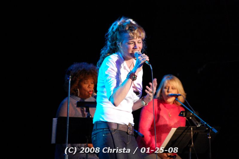 gal/Concert-25-01-08/Photos_By_Christa2/cmm-lucyconcert01-091.jpg