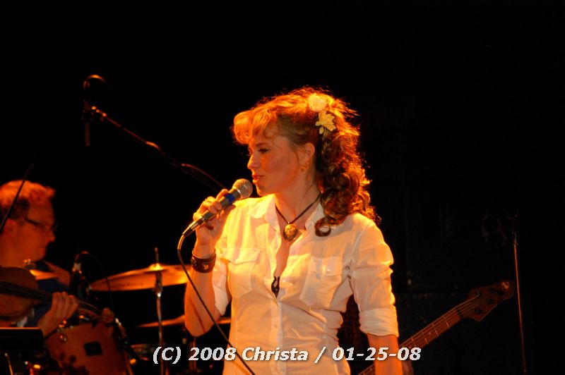 gal/Concert-25-01-08/Photos_By_Christa2/cmm-lucyconcert01-108.jpg