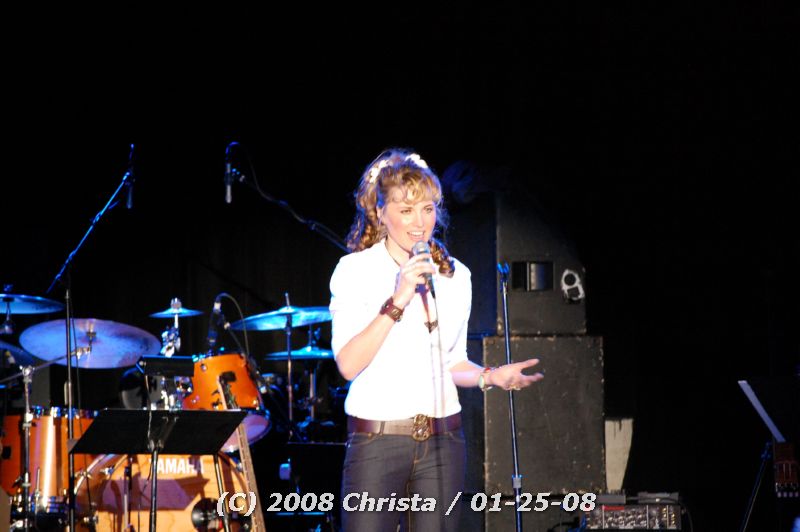 gal/Concert-25-01-08/Photos_By_Christa2/cmm-lucyconcert01-201.jpg