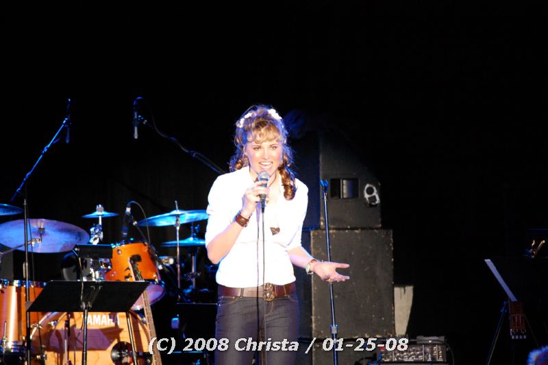 gal/Concert-25-01-08/Photos_By_Christa2/cmm-lucyconcert01-202.jpg