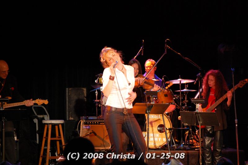 gal/Concert-25-01-08/Photos_By_Christa2/cmm-lucyconcert01-228.jpg