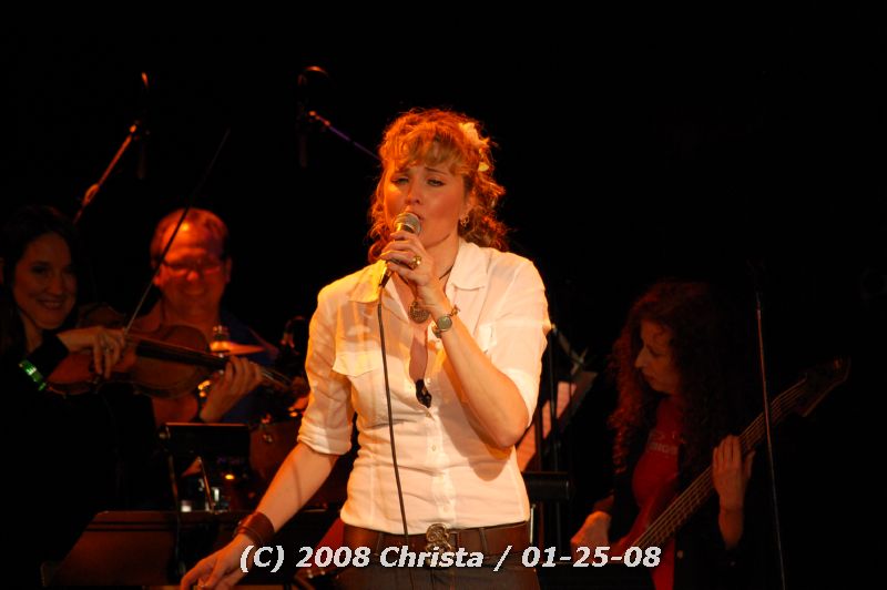 gal/Concert-25-01-08/Photos_By_Christa2/cmm-lucyconcert01-283.jpg