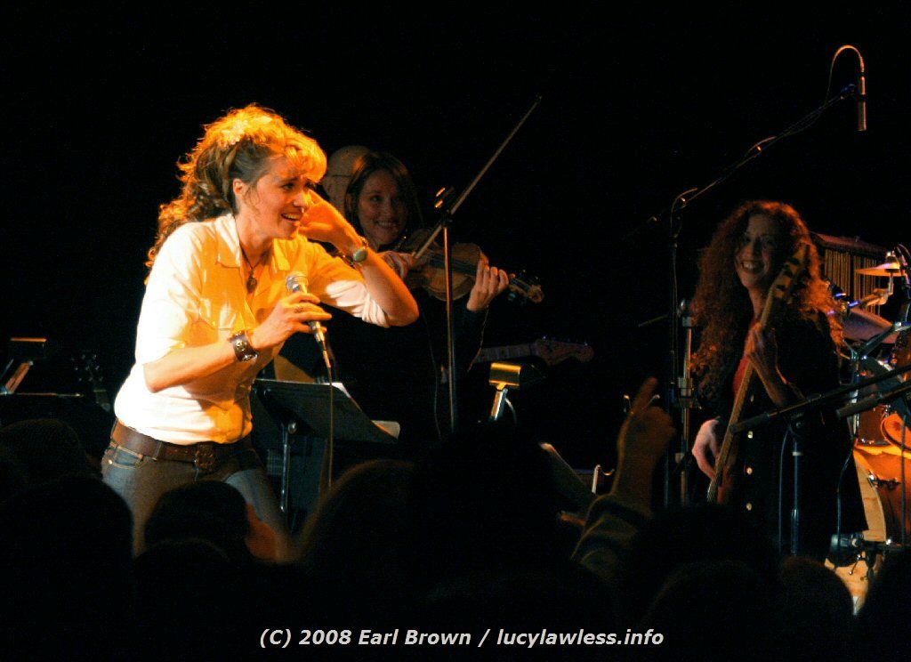 gal/Concert-25-01-08/Photos_By_Earl/eb-llconcert08-1-025.jpg