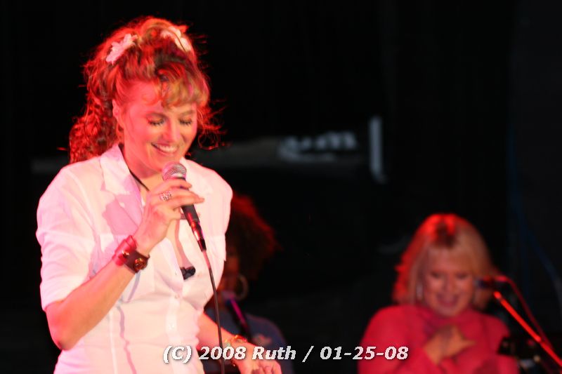 gal/Concert-25-01-08/Photos_By_Ruth/ruth-lucyconcert01-036.jpg