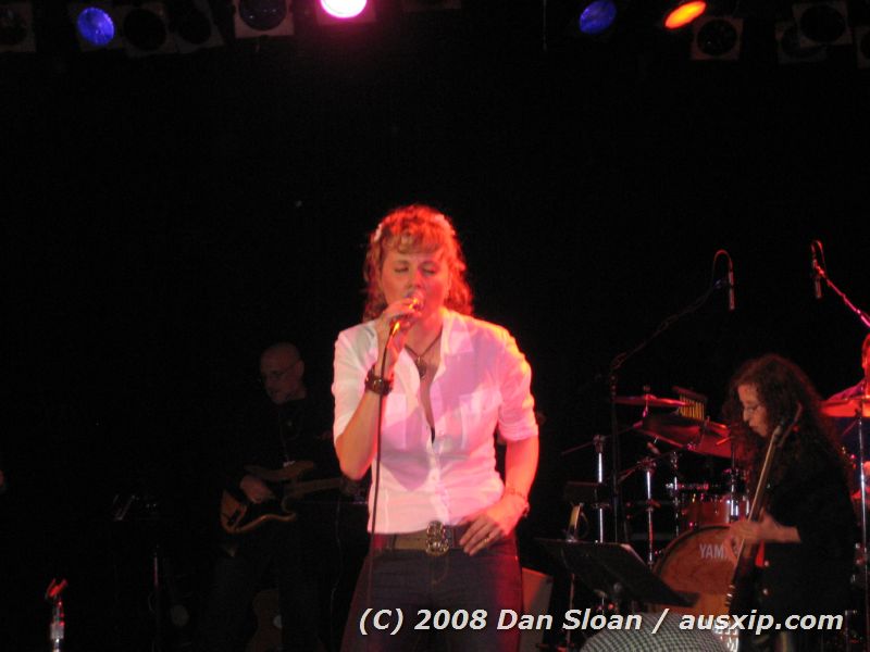 gal/Concert-25-01-08/Photos_by_Dan_Sloan/IMG_1570.jpg