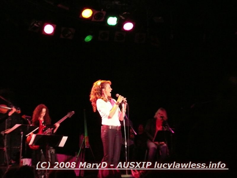 gal/Concert-25-01-08/Photos_by_MaryD/maryd-lucyconcert2008-001.jpg