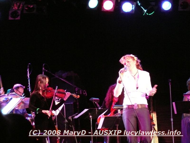 gal/Concert-25-01-08/Photos_by_MaryD/maryd-lucyconcert2008-206.jpg