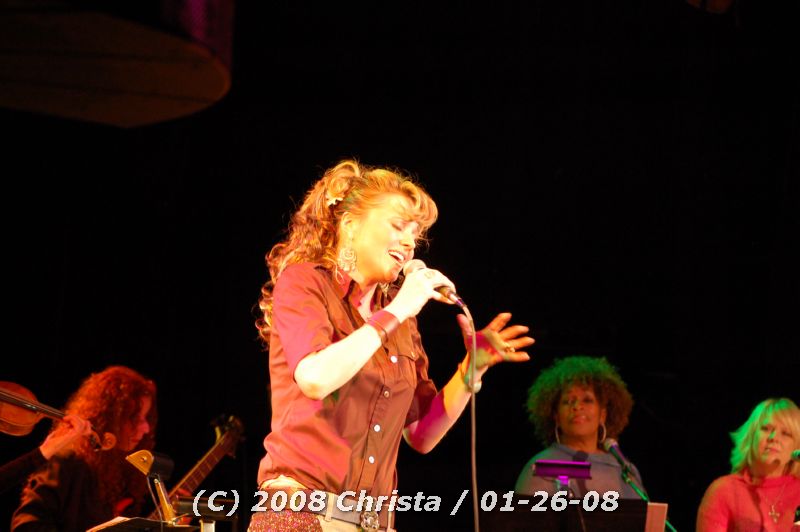 gal/Concert-26-01-08/Photos_By_Christa/cmm-lucyconsat-227.jpg