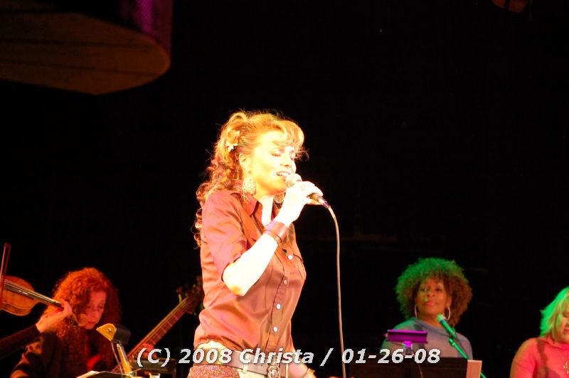 gal/Concert-26-01-08/Photos_By_Christa/cmm-lucyconsat-228.jpg