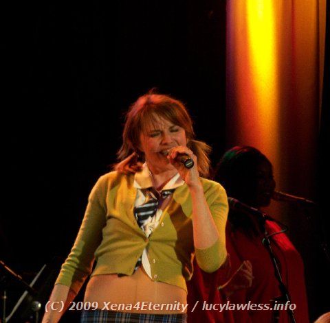gal/Concert-30-01-09/Photos_By_Xena4Eternity/xe-lucyconcert200901-001.jpg